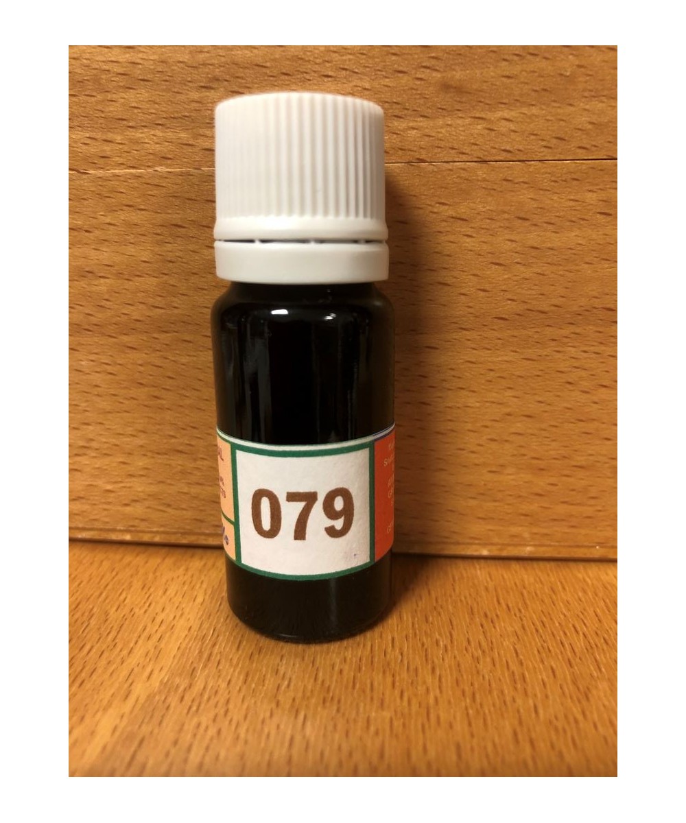 079 Aide le terrain à un retour à l'équilibre de la pigmentation de la peau.